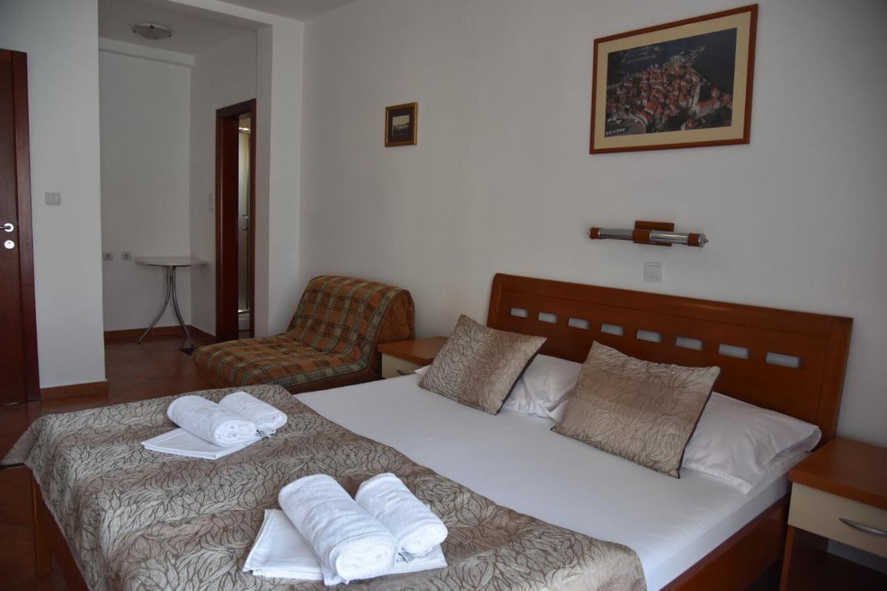 Guest House Zec Budva Exteriör bild
