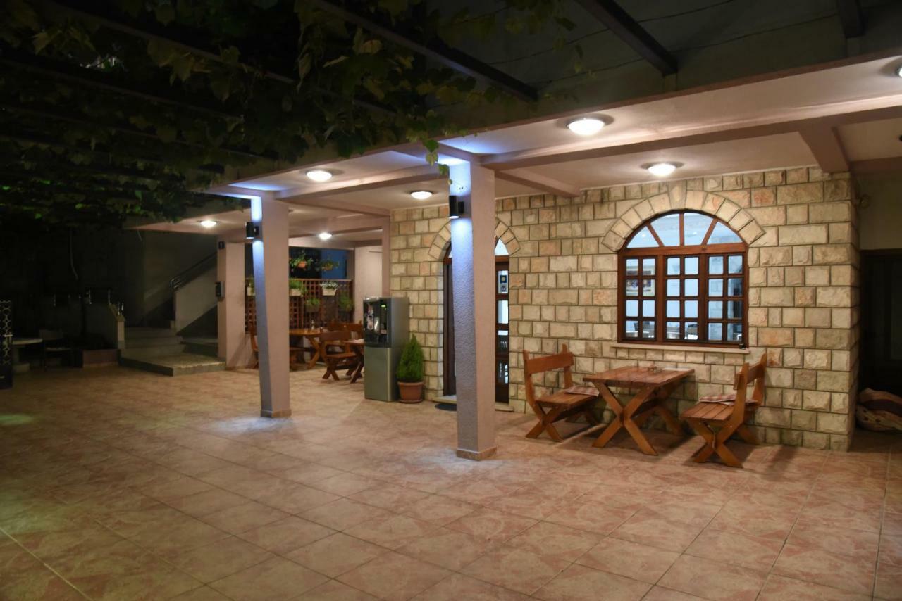 Guest House Zec Budva Exteriör bild