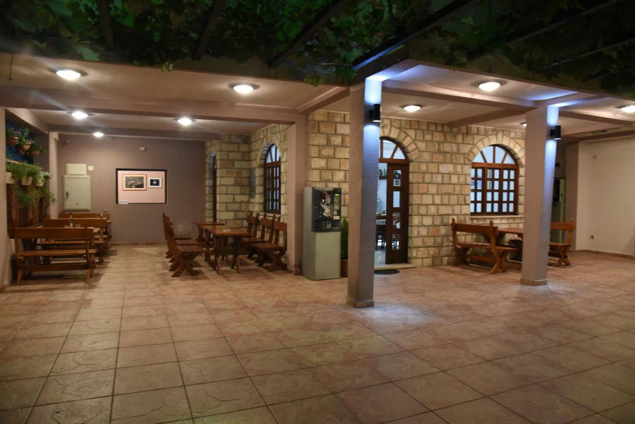 Guest House Zec Budva Exteriör bild