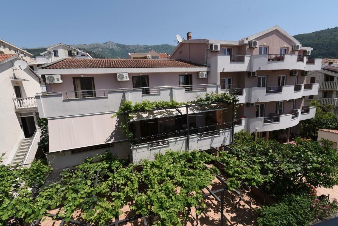 Guest House Zec Budva Exteriör bild
